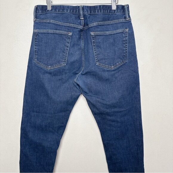 GAP Mens 33 x 32 Athletic Taper Dark Wash Blue Denim Jeasn - Picture 8 of 16